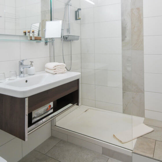 Badezimmer Einzel/Doppelzimmer