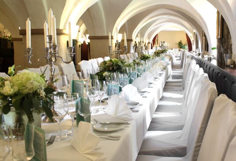 Im Gewölberestaurant feiern